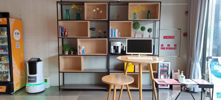 方柚电竞公寓(珠海环宇城店)图片