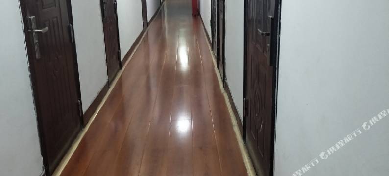 温泉县哈日布呼镇康乐宾馆图片