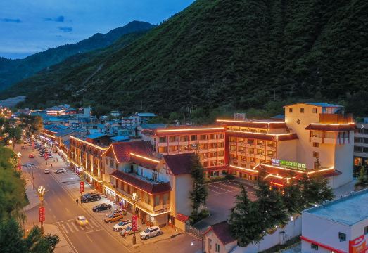九寨沟港威瑞逸度假酒店（九寨千古情店）外景图