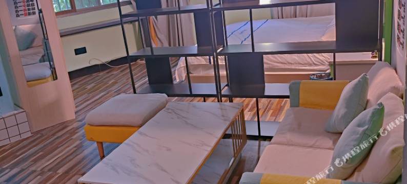 瑞丽尚域主题酒店图片