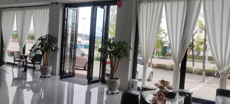 希尔曼酒店(曲靖北站店)图片