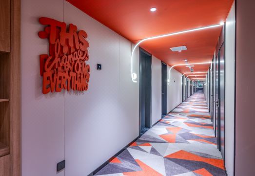 YUNIK Esports Hotel (Lvliang Century Square Branch) Hotel Overview