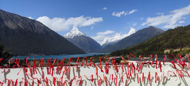 遇见古村观景民宿(巴松措店)图片