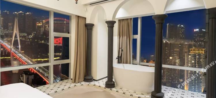 Cypria·浠乐泊雅·江景拾光智能轻奢美宿(重庆解放碑洪崖洞店)图片