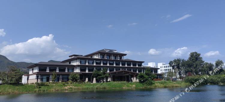 本溪红玺湖绿地游邑酒店图片