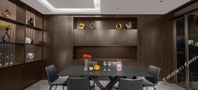 云锦·一束设计师酒店(金华大堰河街轻轨站万达广场店)图片