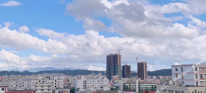 蓝图云悦酒店(坪地白石塘地铁站店)图片