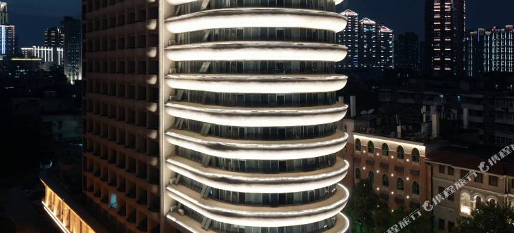 武汉江滩世茂凡象酒店(江汉路步行街店)图片