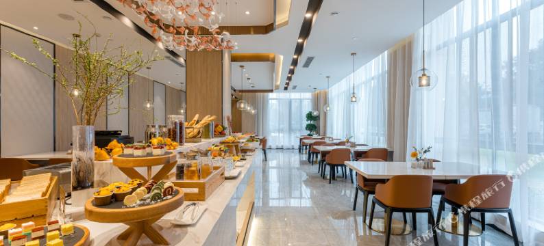 杭州临平崇贤上亿广场亚朵酒店图片