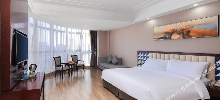 百年大酒店(南昌新建吾悦广场店)图片