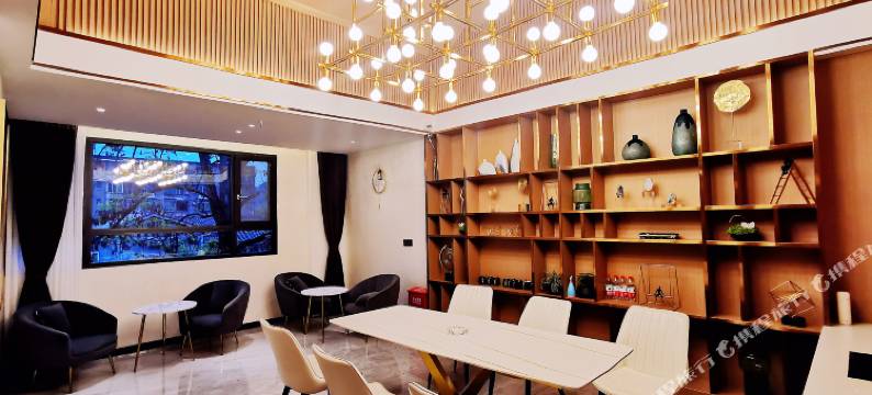 阆中金阆假日酒店(状元坊店)图片