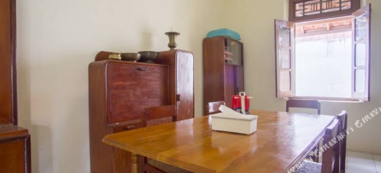 红多兹@ 莱金德帕尔曼帕西坦酒店(RedDoorz @ Letjend S. Parman Pacitan)图片