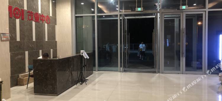 花间漫海景公寓(茂业天地燕山大学店)图片