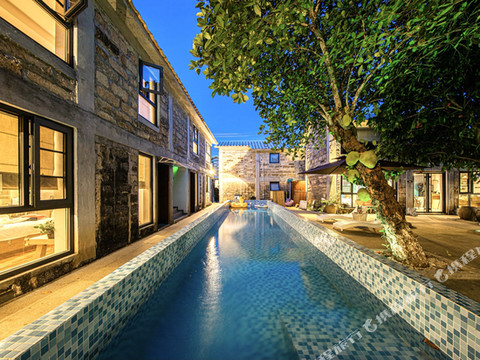 涠洲岛半月心邸美墅度假酒店(贝壳沙滩蓝桥店)