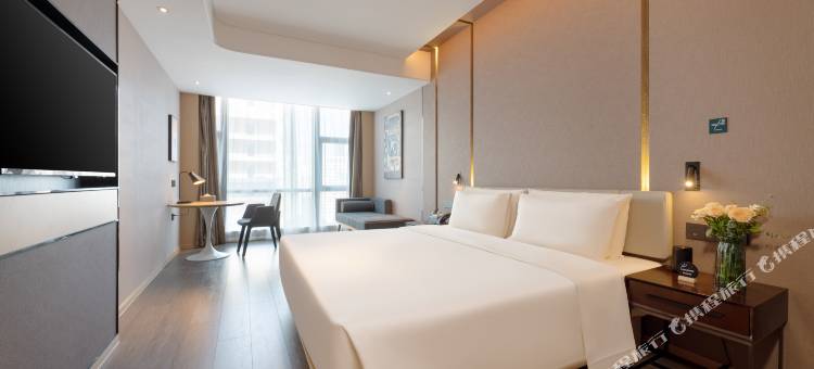 南宁五象总部基地凯旋路亚朵酒店图片