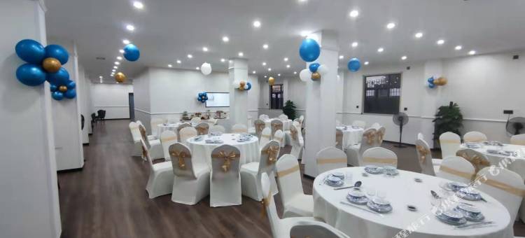 香榭丽舍酒店(陆丰东海岁宝百货店)图片