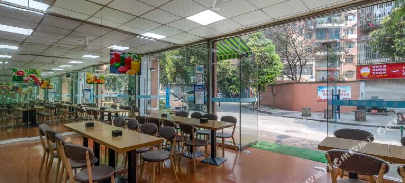 久圣花园酒店(泸州步步高新天地老窖店)图片