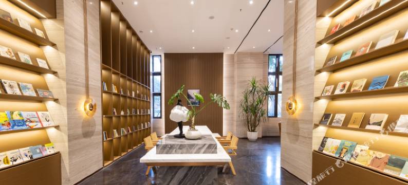 长沙万家丽中路马王堆亚朵酒店图片