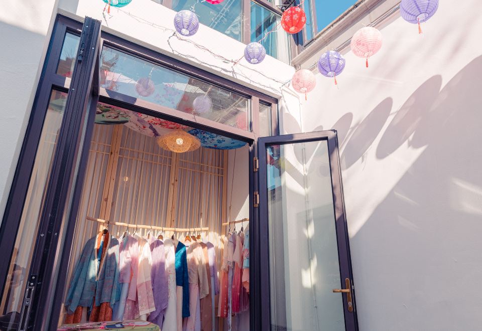 Serene Lotus Waterfront Retreat (Jiangnan Boutique Homestay in Shanghai Zhujiajiao Ancient Town) Hotel Overview