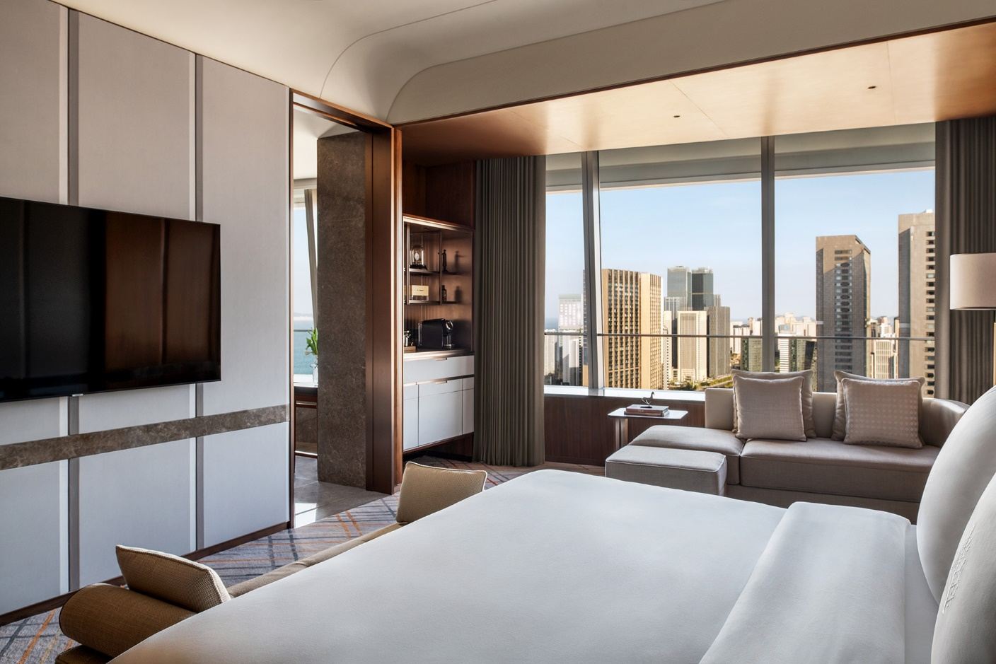 FOUR SEASONS HOTEL DALIANOver view