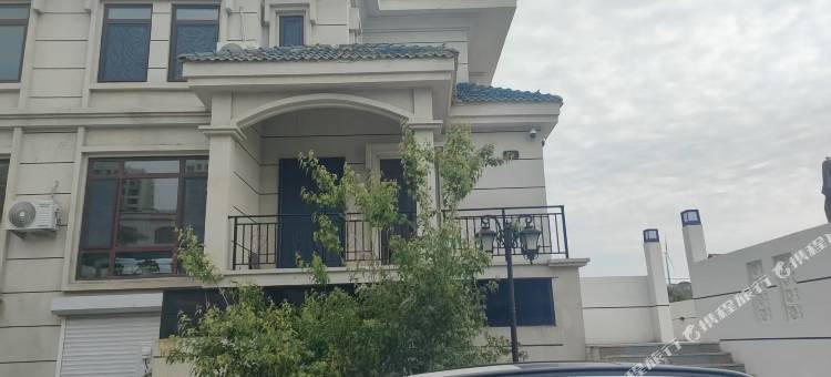 思拉堡小镇鸿运温泉淘气堡小院别墅图片