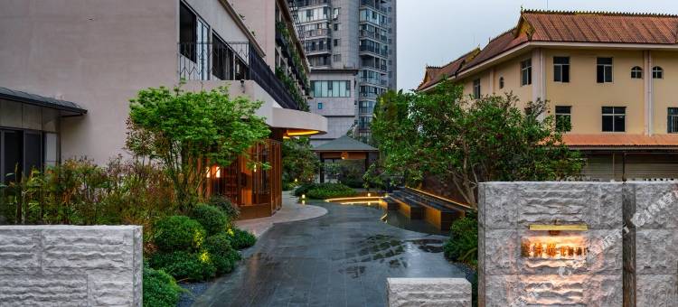 雲诗邸花园酒店(盈江国际翡翠城店)图片