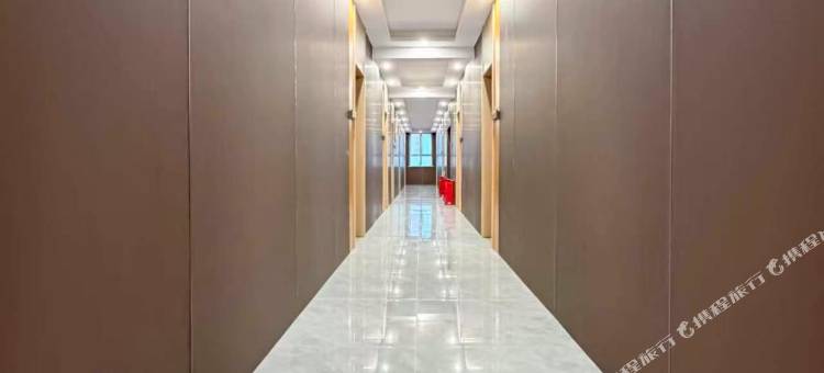 尼勒克蜂缘宾馆(蜜蜂小镇店)图片