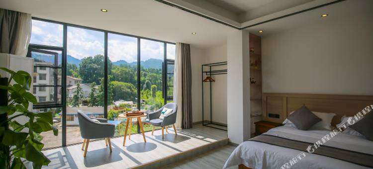 张家界追忆民宿(武陵源森林公园店)图片