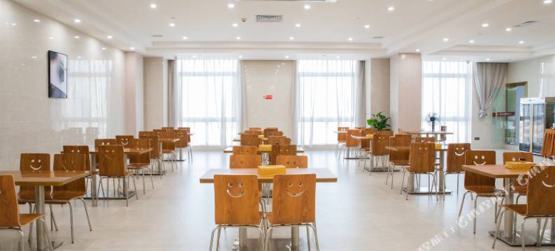 茂名嘉和国际酒店(电白万达广场店)图片