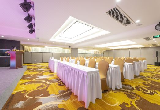 Jingsun Holiday Hotel Hotel Overview