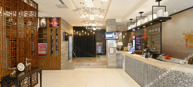 湃酒店(信阳火车站南虹广场店)图片