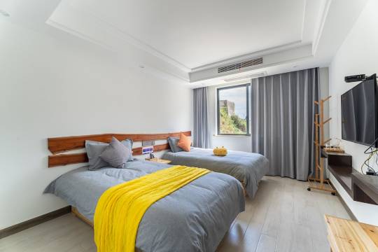 lfy玲特色民宿(丰家山路1号分店)