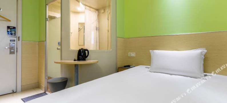 易佰酒店(上海康桥御桥地铁站店)图片