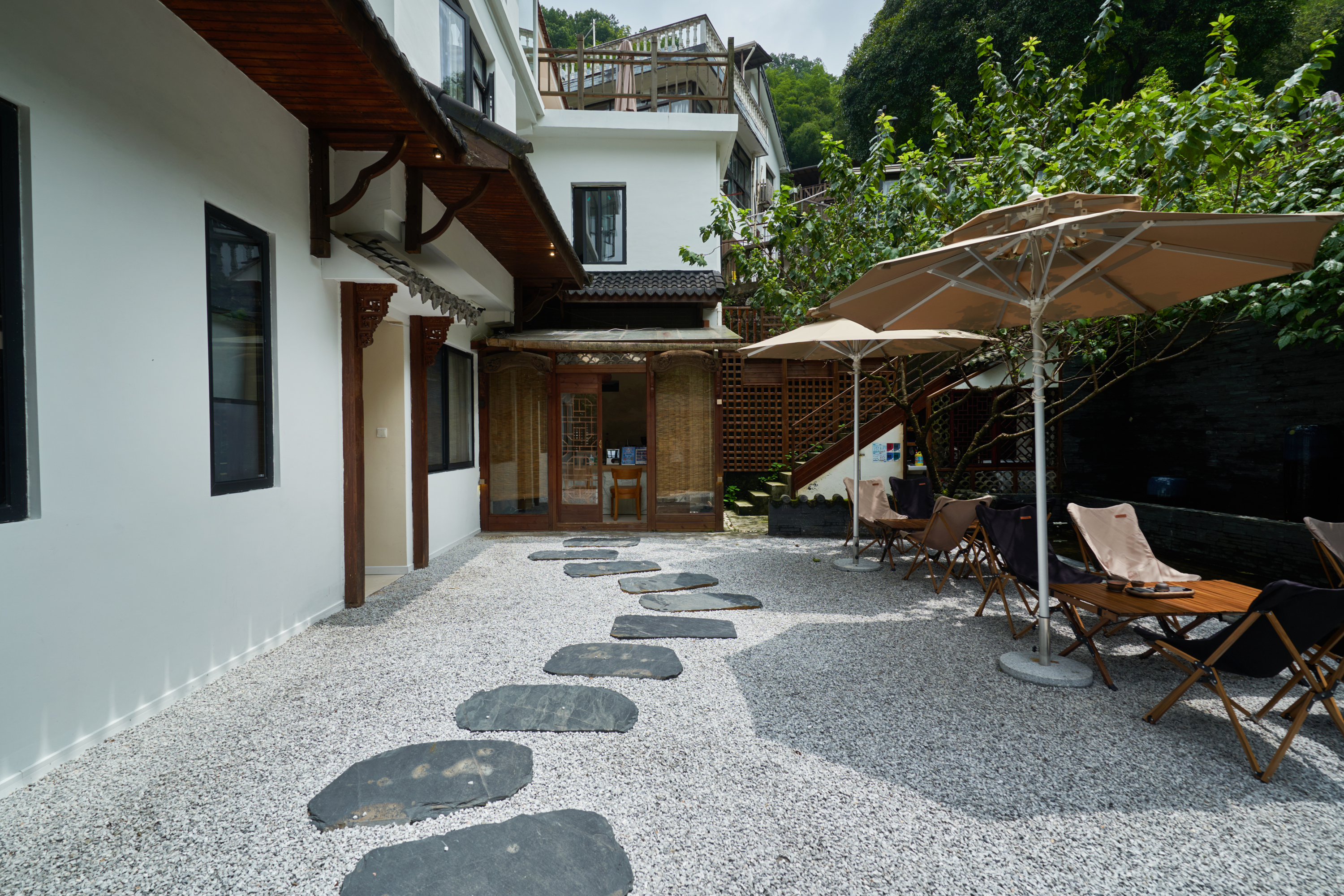 Zebao‘s Home Wabi-sabi The cherry falls  Hotel Over view