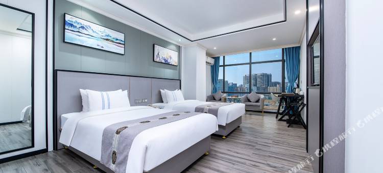 鑫华庭酒店(遂溪全丰中央广场店)图片