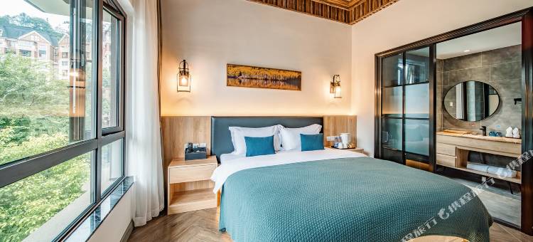 峨眉山印主题山与湖酒店图片