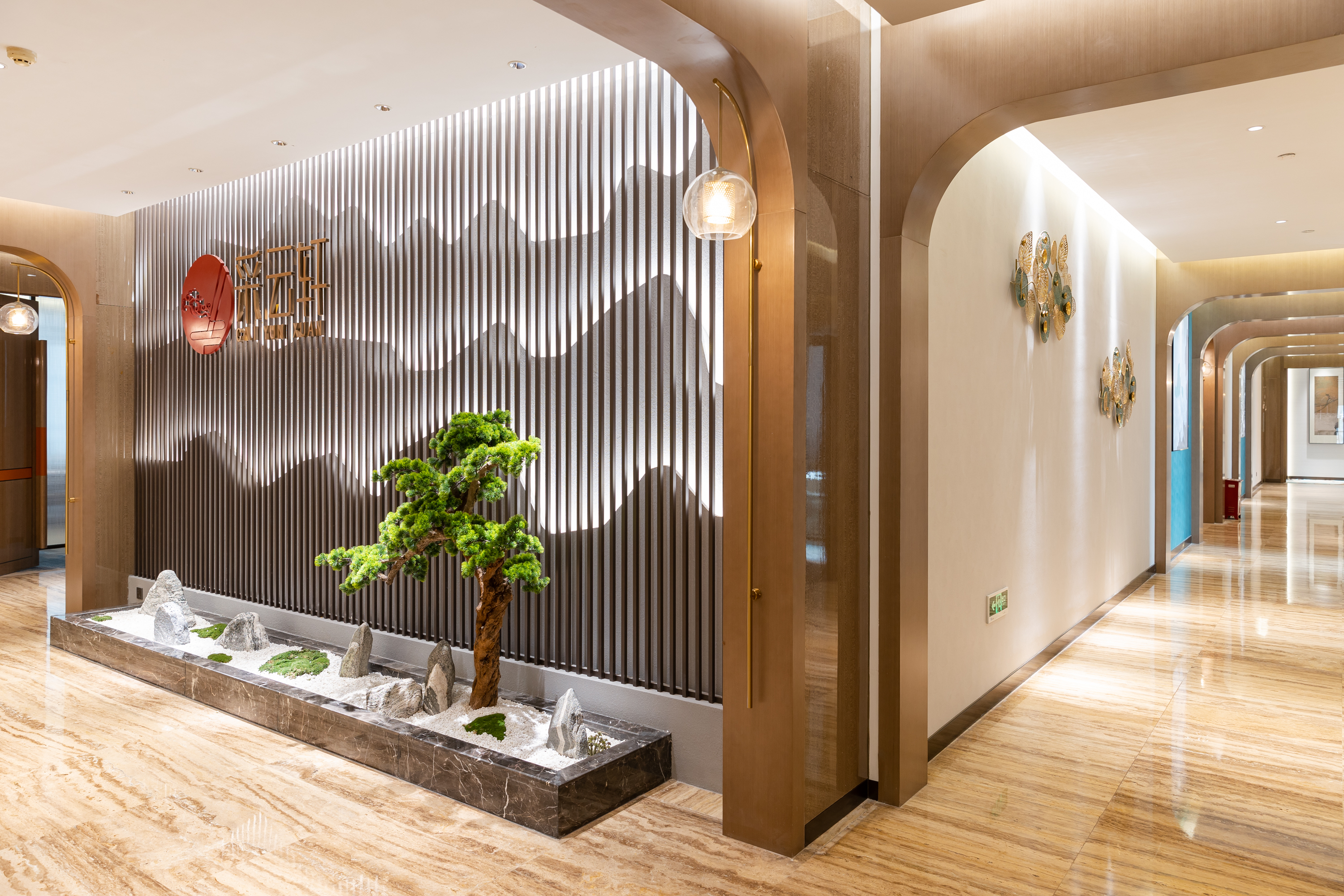 Vanwarm Hotel Over view