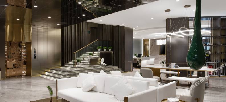 和田夜市团结广场亚朵酒店图片