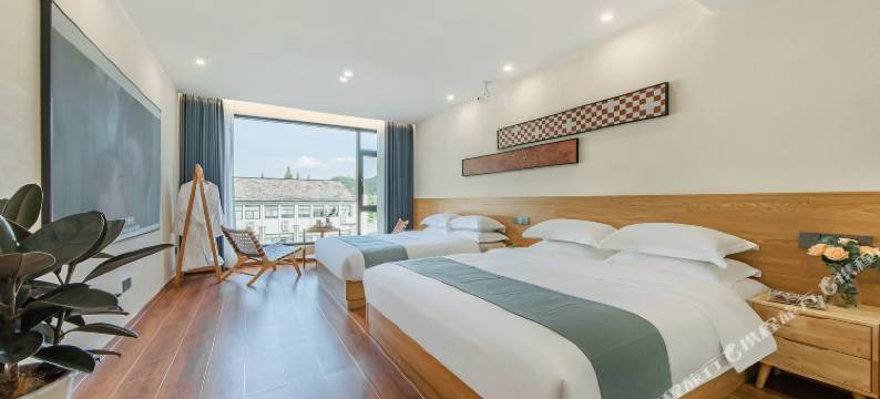 安吉怡洁亲子溯溪度假美宿(安吉云上草原熊猫探险部落乐园店)图片