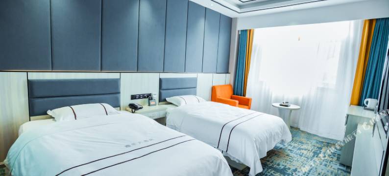 陇川鑫乐大酒店图片