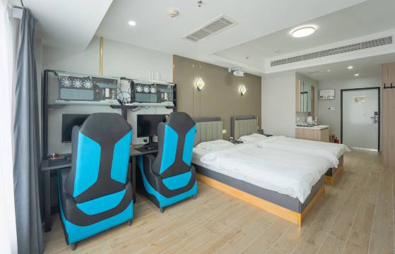 爱莎电竞民宿(西安青龙寺地铁站店)