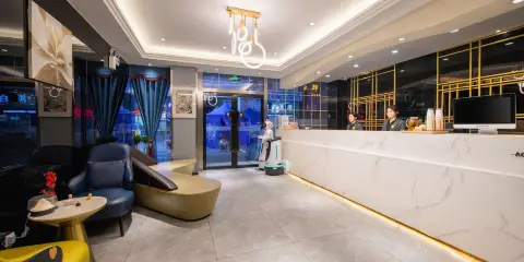 悅巢HOTEL(深圳北站6979商業中心店)