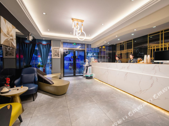 悦巢HOTEL(深圳北站6979商业中心店)