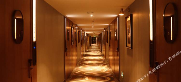 喆㫵酒店(乌鲁木齐铁路局地铁站店)图片