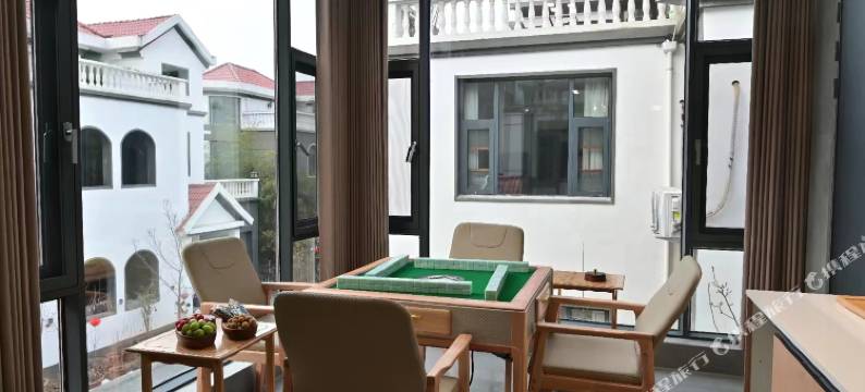 山前月下民宿(老君山店)图片