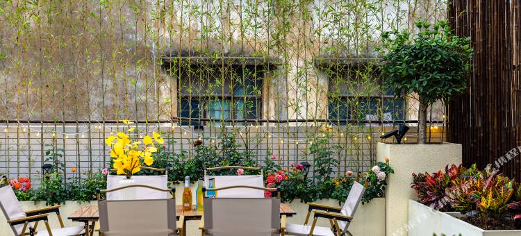 花筑·拾光岸恋民宿(大良钟楼地铁站清晖园店)图片