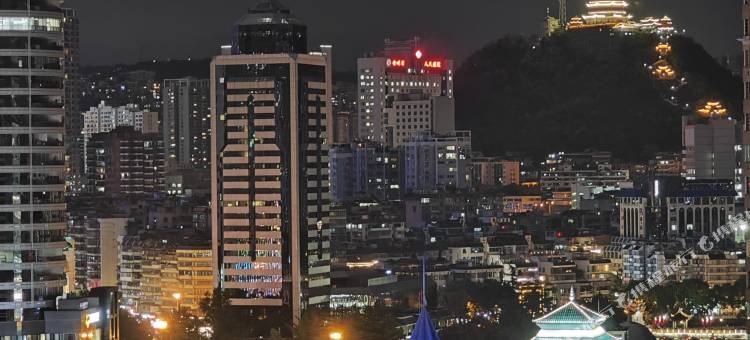 转山·国际青年旅舍(甲秀楼青云市集店)图片