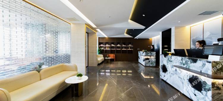 绚丽酒店(乌鲁木齐南站德汇万达广场店)图片