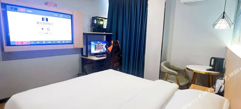 巅峰电竞酒店(张家港高铁站店)图片