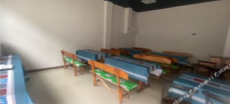 勒拿河畔酒店图片